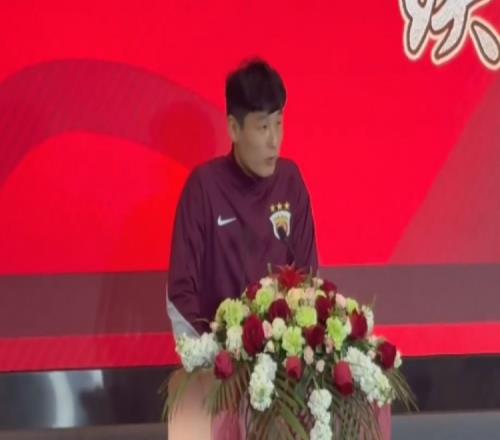 沪媒:遭遇三连败开局,上赛季双冠王海港未盲目喊出“争冠”口号