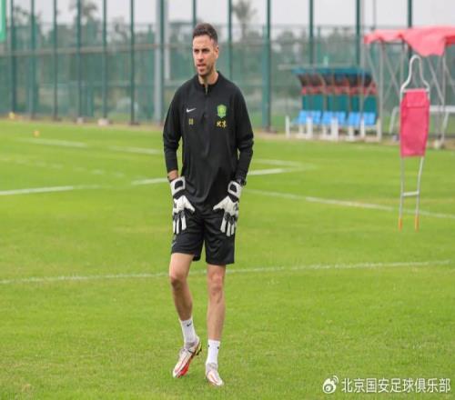 国安新守门员教练奥利亚:队内门将竞争激烈,年龄结构合理