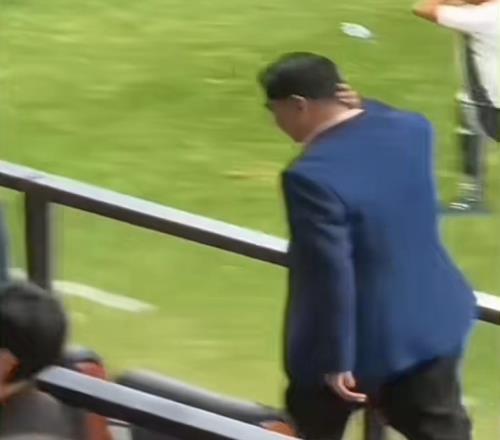 遗憾!国青被绝杀后足协主席宋凯失落离场此前采访已为留洋铺路