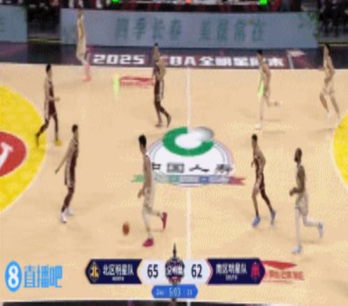 空中漫步！李弘权突到篮下滑翔起飞折叠双手背扣