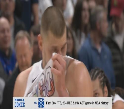 你贷款转播方字幕：约基奇30+20+20！NBA历史首人！