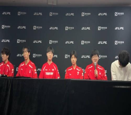 Cube：我今天兰博就是没有等队友控到再开，所以一直空大