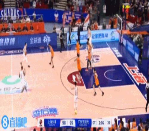 小宇宙爆发!徐杰连续获得空位2记三分追魂夺命率队反超