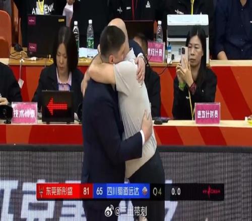 媒体人:这么堆球员是伤害联赛四川女篮长期没压力给点压力崩了
