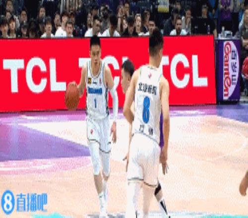 陈盈骏连得8分后被吹进攻犯规+技犯迅速累计6犯离场