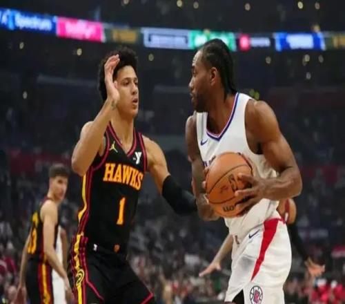 NBA常规赛，老鹰以110-93击败快船，默里21分!