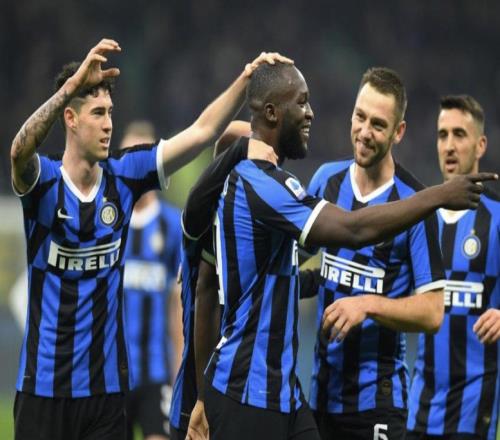 意甲赛事：威尼斯VS国际米兰，蓝黑军团客场再次挑翻威尼斯