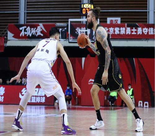 广厦vs控股CBA赛果: 胡金秋27+13拉杜利察25+15