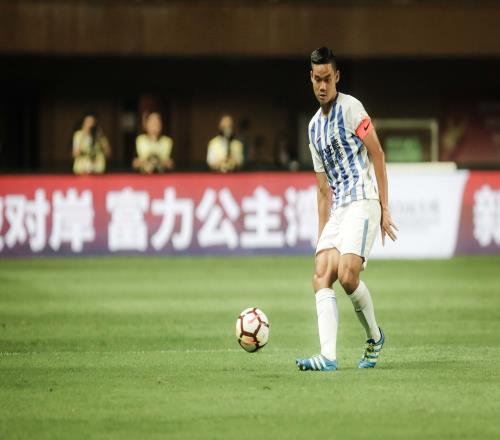 青岛媒体:32岁的前广州城中卫弋滕时隔9年将重返青岛海牛