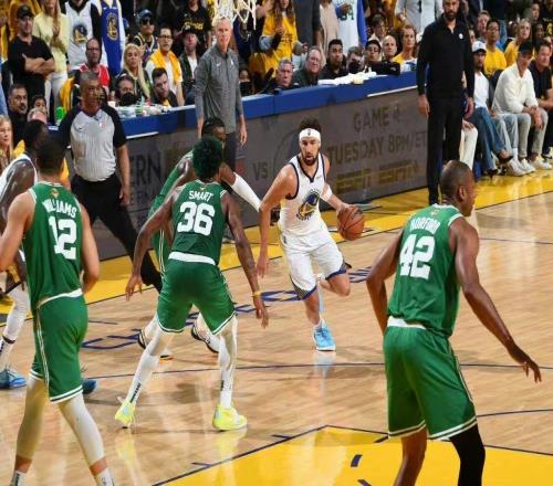 NBA前瞻：勇士133-128凯尔特人 格林与库里齐复出