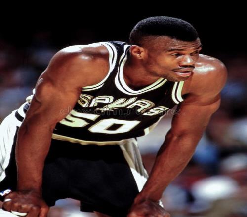 1989年的今天：“海军上将”大卫-罗宾逊完成NBA首秀