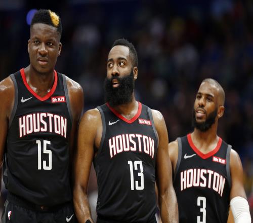 NBA上一次因冲突报警是2018年保罗“老马识途”突袭快船后门