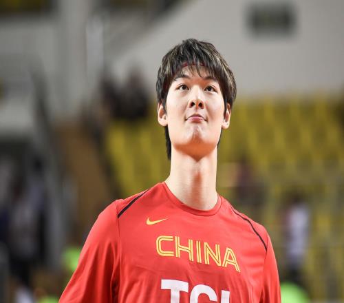 关键一战很出色！杨毅：耶！王哲林模子！进军世界杯！ ​​​