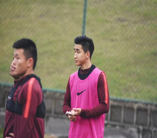 记者:蓉城、海港、三镇都想得到张源,他个人更想来国安