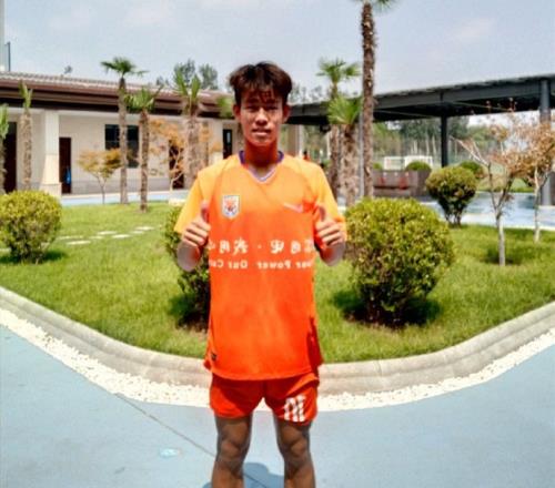 媒体人：西乙非欧报名名额仅两个，何小珂登场可能需等到冬窗后