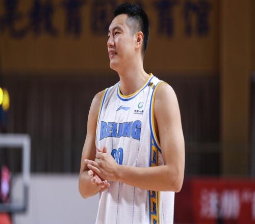 翟晓川发博:辽宁总决赛广厦值得尊重远离伤病