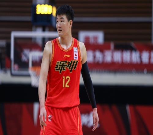 顾全生涯总得分达7003分超越马布里升至CBA历史得分榜第22位