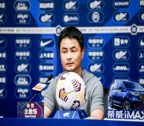 李诚铭:比赛中一直与吴指导通电话,这场认清申花应有什么战术