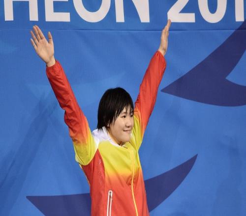 女子200米蛙泳预赛叶诗文游出2分27秒09以预赛第一成绩晋级！