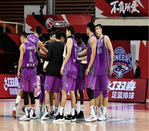 大反转!山东第二节轰下33分净胜14分反超广东前场板赢9个