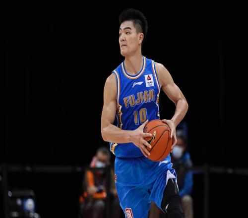 13投仅4中！黎伊扬拿下11分11助3板2断 正负值-28