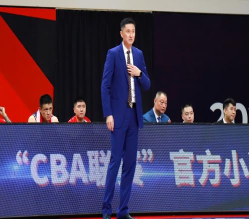 杜锋：揭幕战赢球很不容易我们这赛季起伏也许会比较大