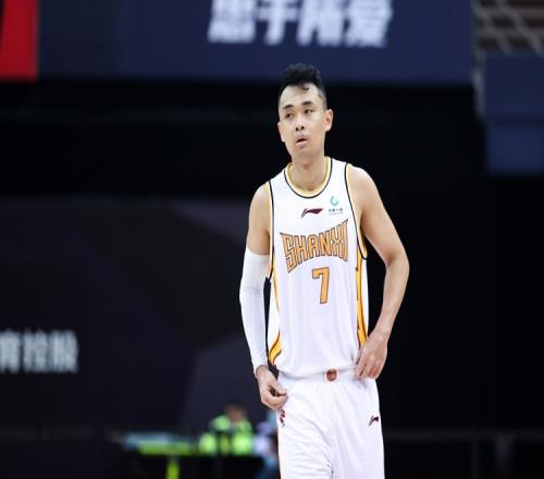 原帅：杨学增指导刚到球队给我定下目标 每场至少投10个三分