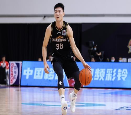梦游！鄢手骐9投0中仅靠罚球拿到2分出现4失误5犯规