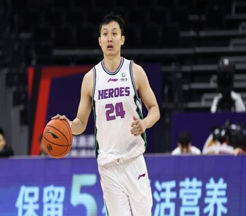 媒体人:山东男篮将签约兰兹博格&买断王汝恒 后者将加盟山西