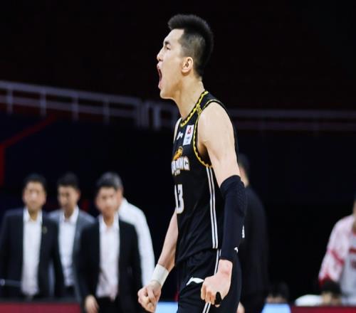 今年季后赛因伤打得少是否遗憾郭艾伦：伤病也是比赛一部分