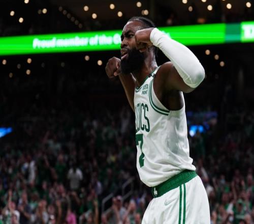 时代的红利！NBA的蛋糕越来越大二当家布朗也能签历史最大合同