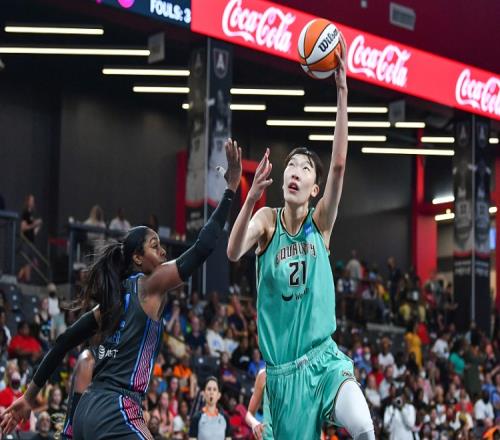WNBA新规明年生效:球员必须于常规赛开始前报到否则将被禁赛1年