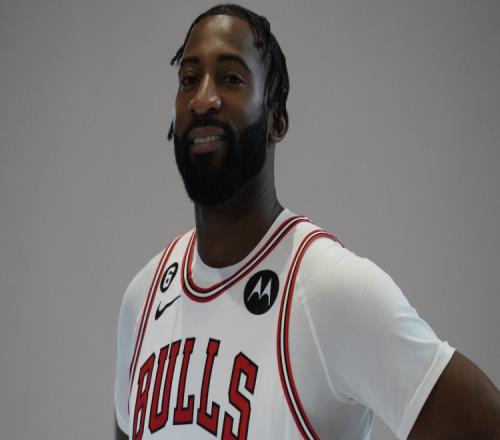 庄神生涯篮板数达10401超越比尔兰比尔排名NBA历史第38