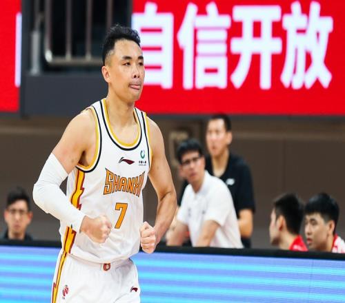 变态准!原帅18中15&三分10中7砍下了本赛季本土球员的首个40+