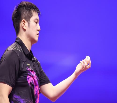 全锦赛-樊振东4-2林高远夺男单冠军 第二局两人神仙打架战至20-18