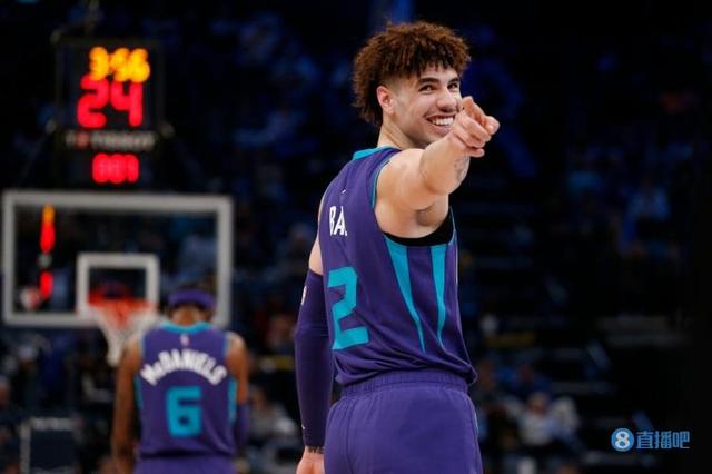 NBA鲍尔三双视频（拉梅洛鲍尔斩获个人赛季第二次三双）