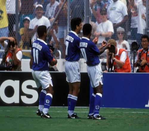 【世界杯名场面】1994年世界杯，贝贝托破门后的摇篮舞