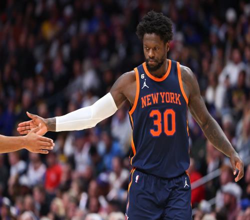 Woj：兰德尔一个月内两次扭伤脚踝他需取得相当大进展才能出战G1