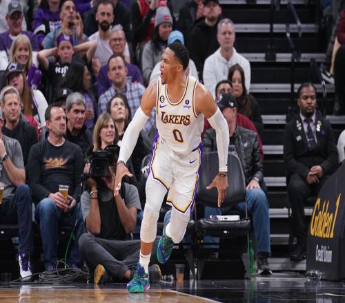 再次更换门庭!威少在2017年夺得MVP 最近4年被交易了4次