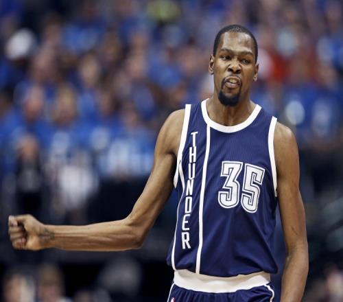 14年前的今天:杜兰特以场均30.1分当选NBA最年轻得分王