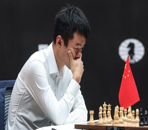 中国棋手首度加冕！丁立人绝杀夺冠！加冕国际象棋世界棋王