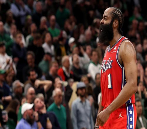 哈登季后赛11次砍下40+NBA历史后卫排名第四！