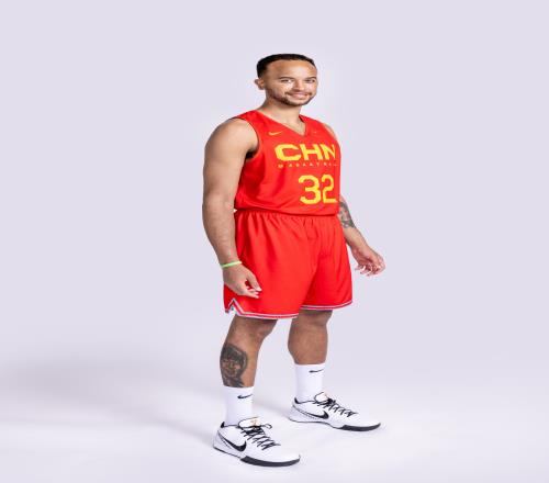 李凯尔为何选32号宋翔:1和5有人穿了他不想抢队友号码