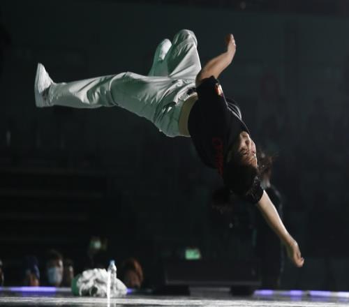 中国霹雳舞健儿开启“突破之旅争取“直通”巴黎奥运会门票