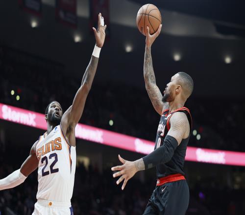 Woj:开拓者与雄鹿从上周末开始认真讨论交易最后才引入太阳