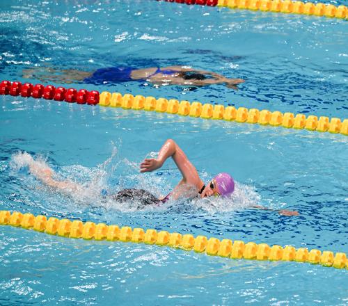 亚运女子1500米自由泳：李冰洁破赛会纪录摘金高唯中夺银