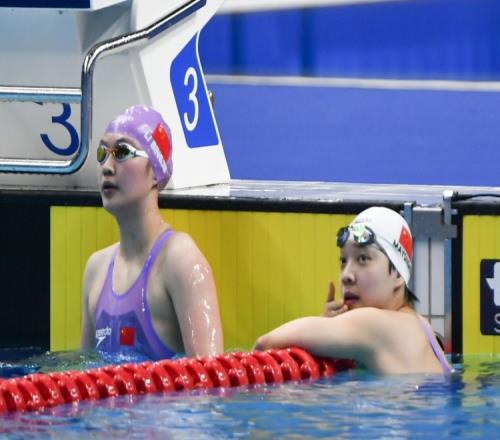 亚运会女子400米自由泳：李冰洁刷新赛会纪录摘金马永慧银牌