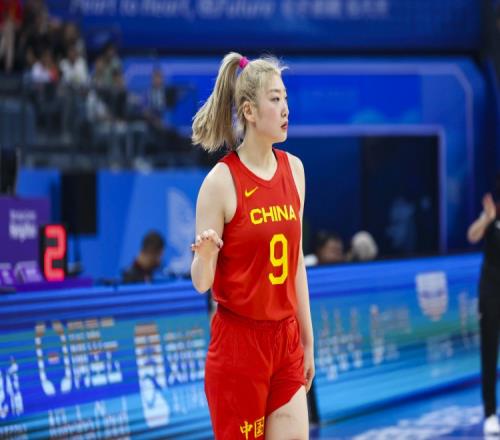 扛起进攻！李梦半场10中5拿下两队最高的12分