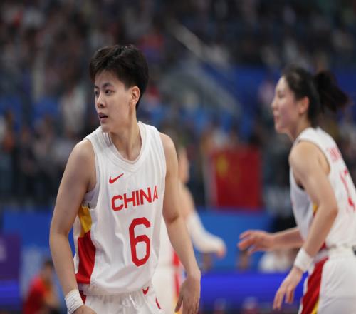 理智追星!杨舒予呼吁粉丝:不要接机不喜欢球场见谢谢