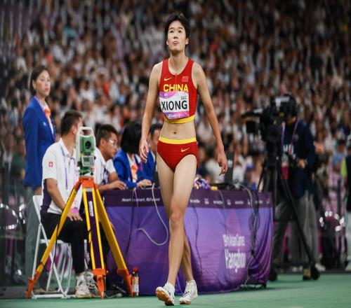 亚运会女子跳远决赛：中国选手熊诗麒刷新个人最好成绩摘金！